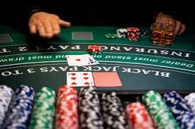 Caishen Wins winning symbol combinations and payout display on slot gavor